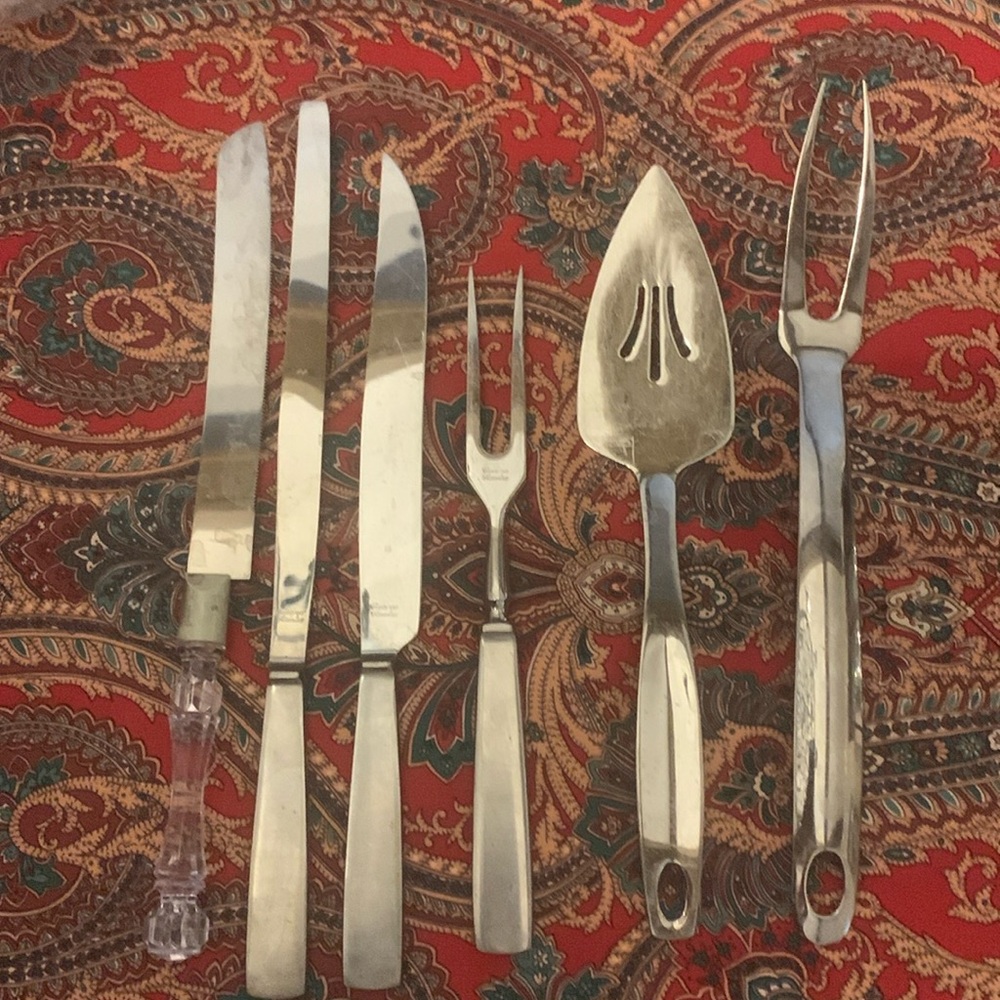 6 pieces stainless steel kitchen utensils set. See photos for details. Bundle